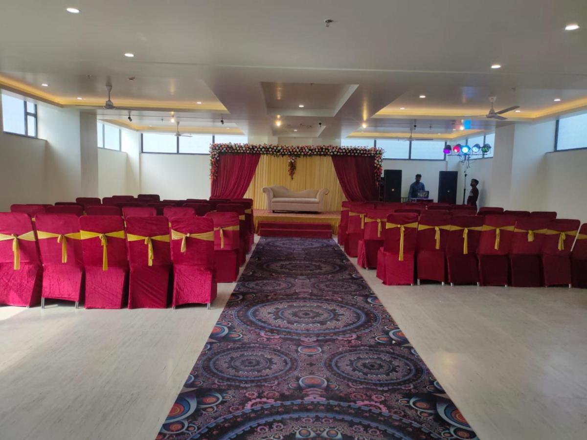 Hotel The Golf 1 Lucknow Dış mekan fotoğraf