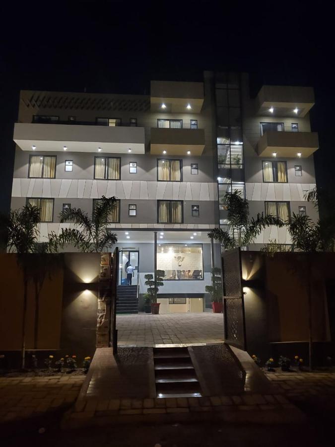 Hotel The Golf 1 Lucknow Dış mekan fotoğraf