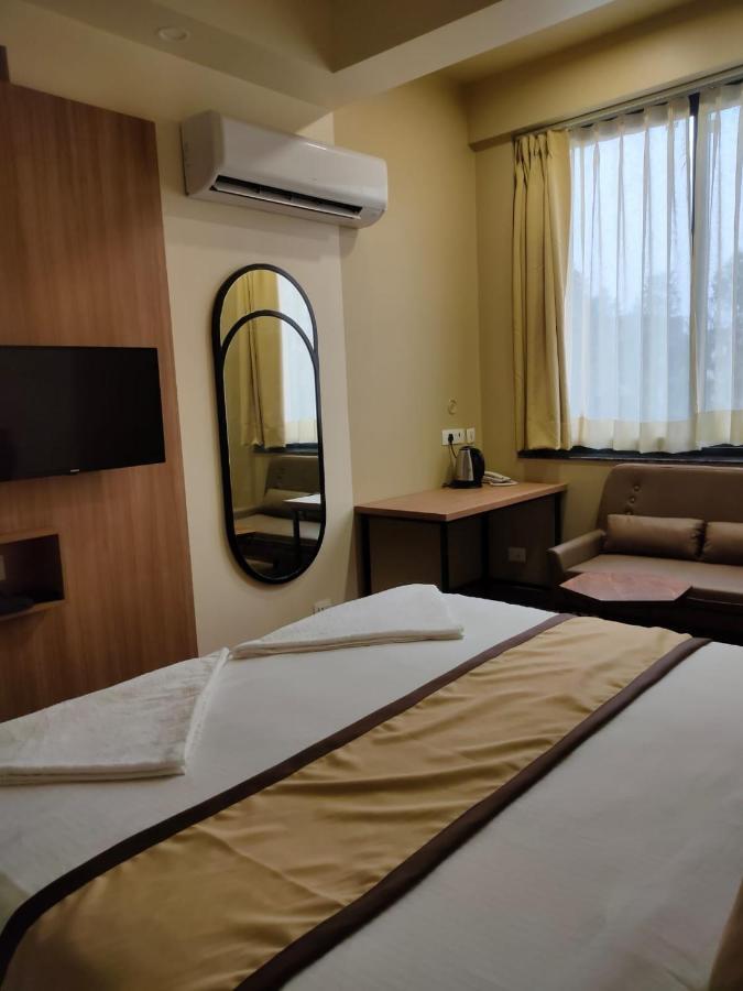 Hotel The Golf 1 Lucknow Dış mekan fotoğraf