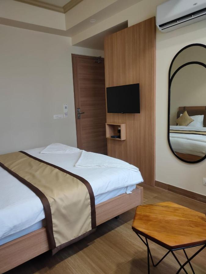 Hotel The Golf 1 Lucknow Dış mekan fotoğraf